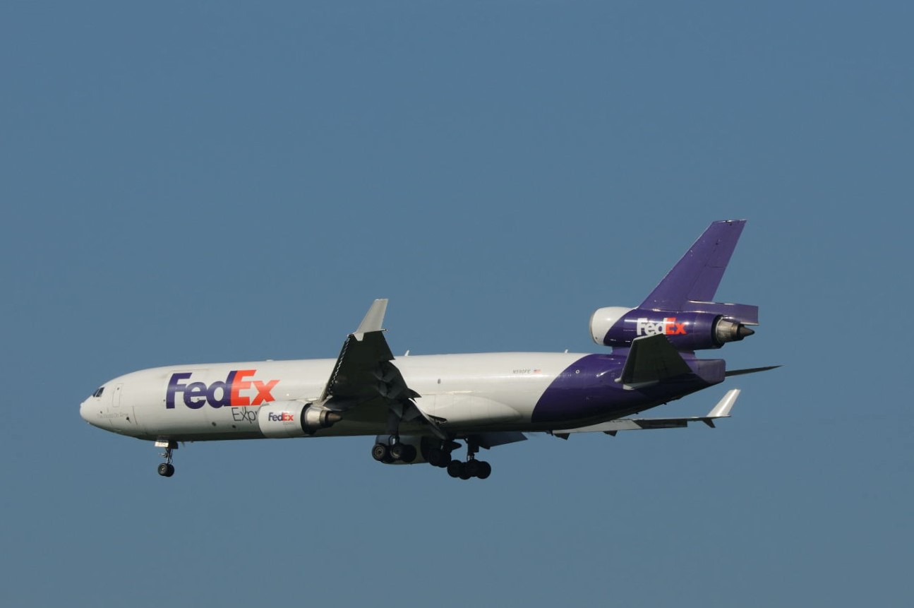 FedExのMD11とB777