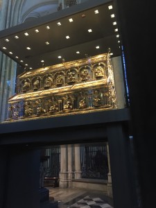 東方三博士の黄金の棺