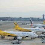 成田国際空港第3ターミナルに駐機する国際線LCC機